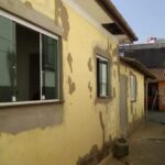 Pintura de fachada de casa antes de pintar